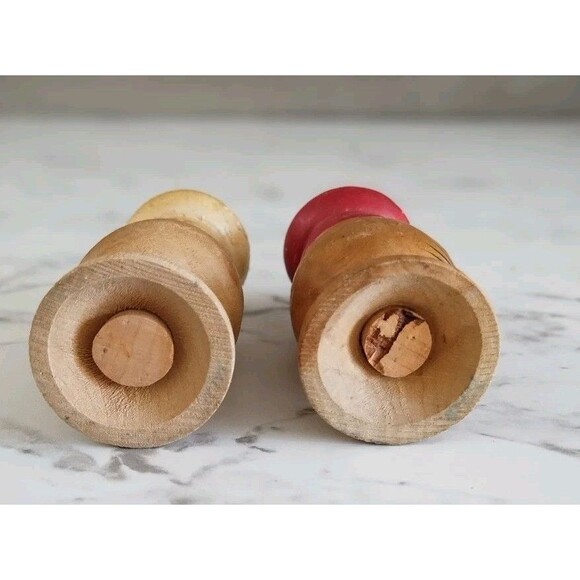 Vintage Wooden Salt & Pepper Shakers With Bunny Face & Chef Hats Shaker Set - Picture 7 of 7